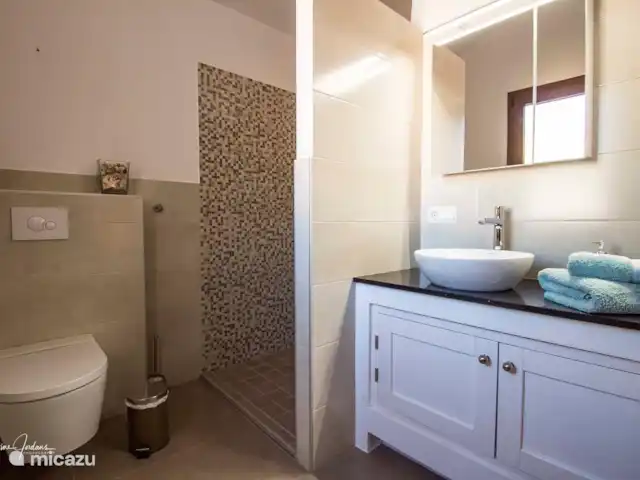 Villa Cipreses (más casa de huéspedes) en España, Andalucía, Canillas de Aceituno - villa Baño principal