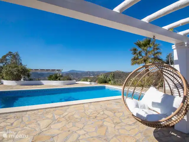 Villa Cipreses (más casa de huéspedes) en España, Andalucía, Canillas de Aceituno - villa Poste