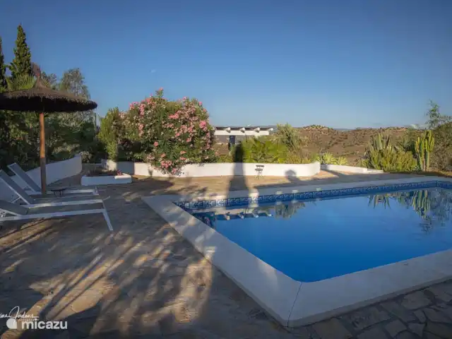 Villa Cipreses (más casa de huéspedes) en España, Andalucía, Canillas de Aceituno - villa Poste