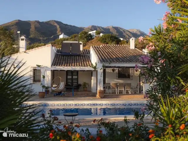 Villa Cipreses (más casa de huéspedes) en España, Andalucía, Canillas de Aceituno - villa Villa