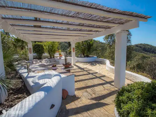 Villa Cipreses (más casa de huéspedes) en España, Andalucía, Canillas de Aceituno - villa Terraza puesta de sol