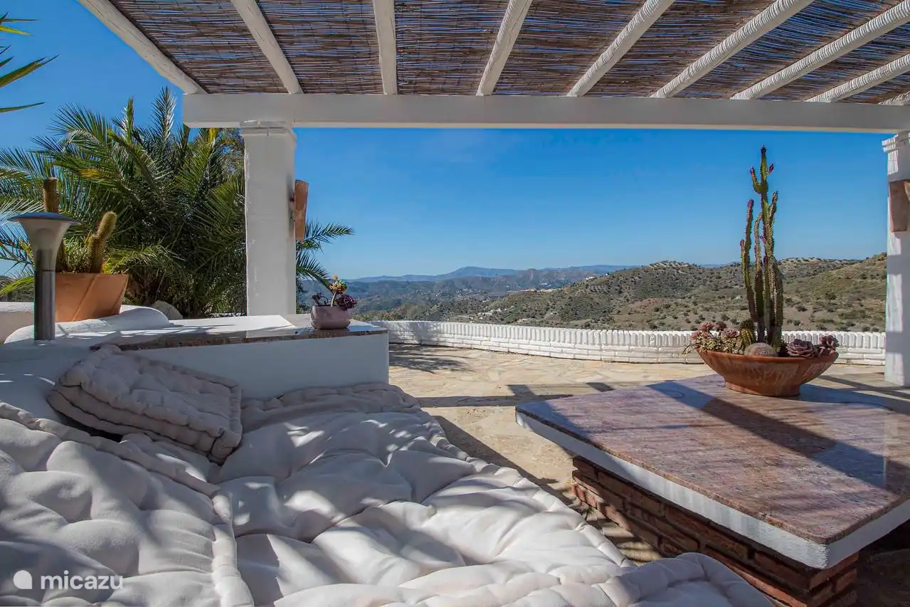 Sonnenuntergehende Terrasse