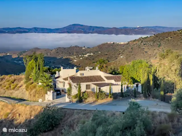 Villa Cipreses (más casa de huéspedes) en España, Andalucía, Canillas de Aceituno - villa Villa Cipreses (más casa de huéspedes) en España, Andalucía, Canillas de Aceituno - villa