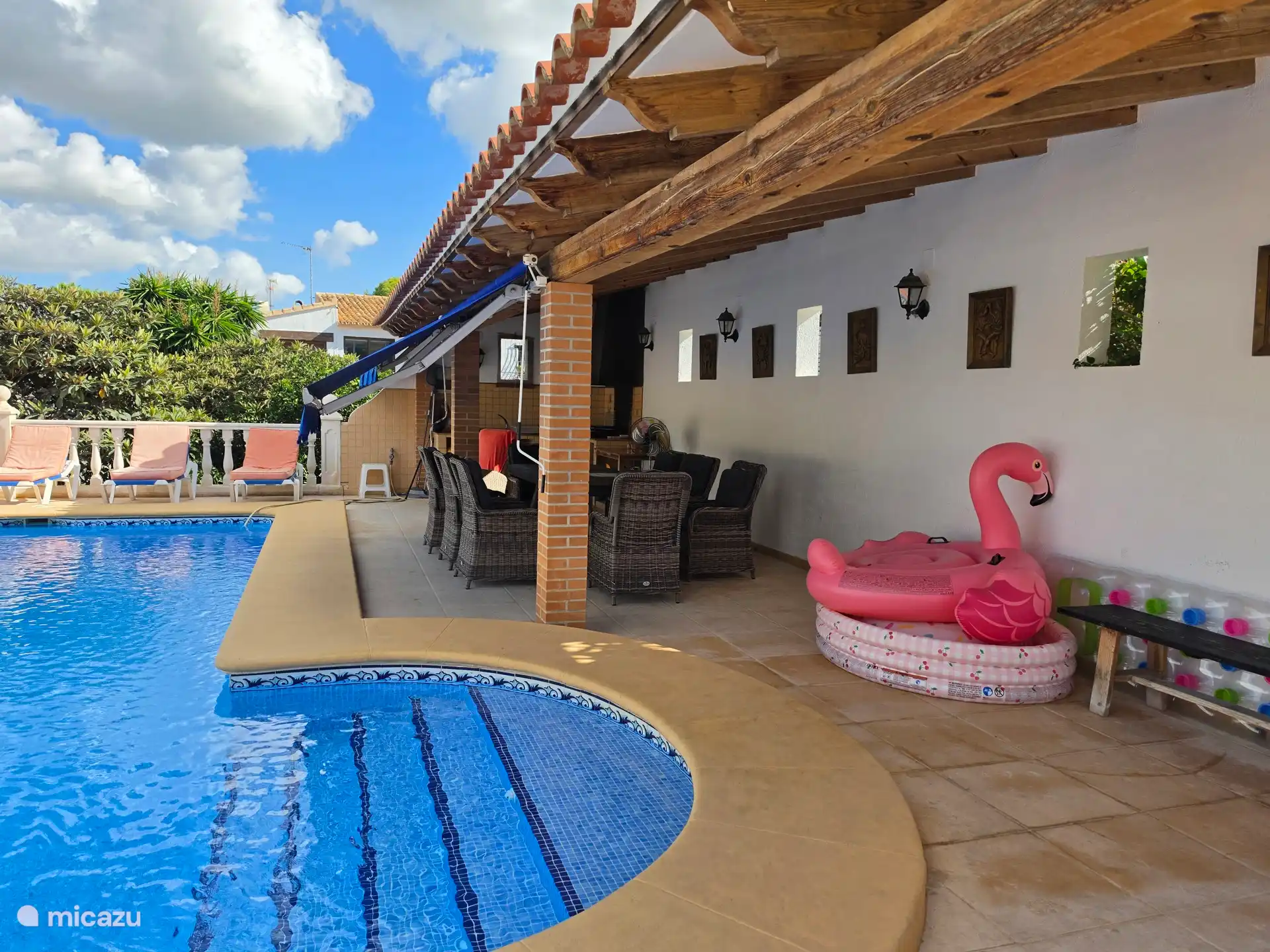 Terraza de la piscina
