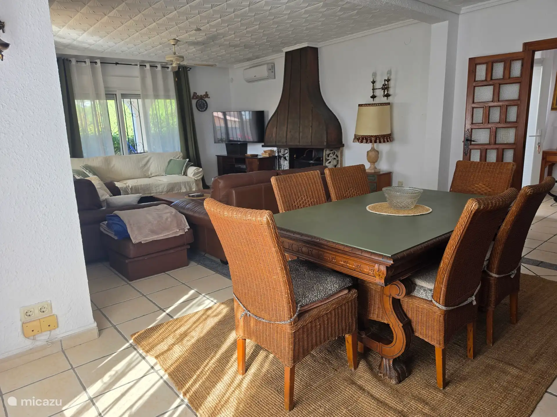Wohnzimmer / Esszimmer