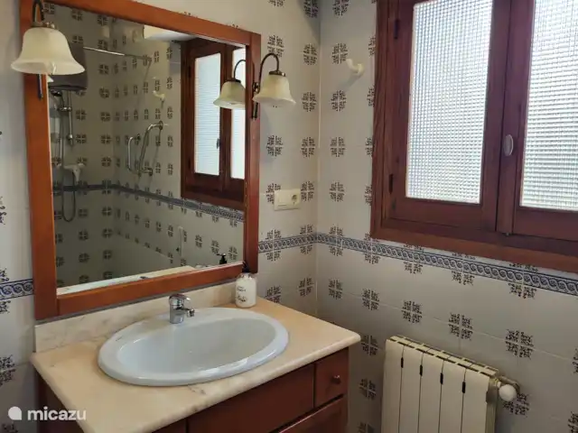 Casa Jessie | Espagne, Costa Blanca, Moraira-Teulada - villa salle d’eau avec panneau vitré fixe