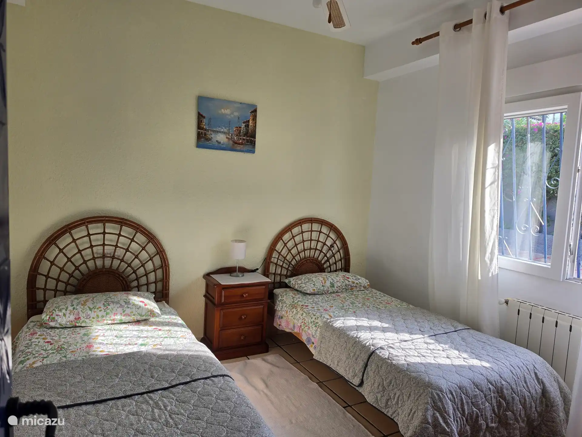Twin bedroom