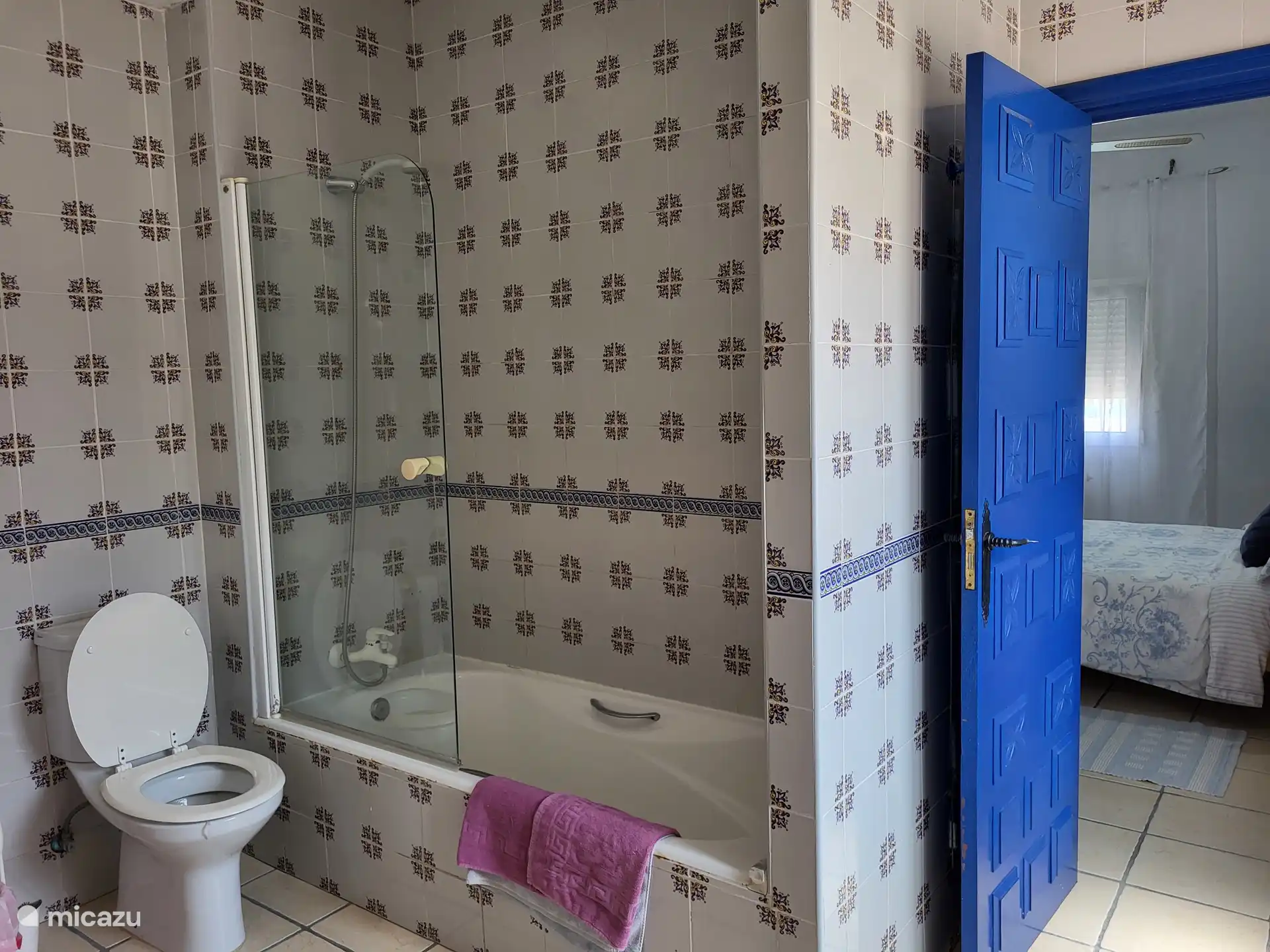 Hauptbadezimmer en suite