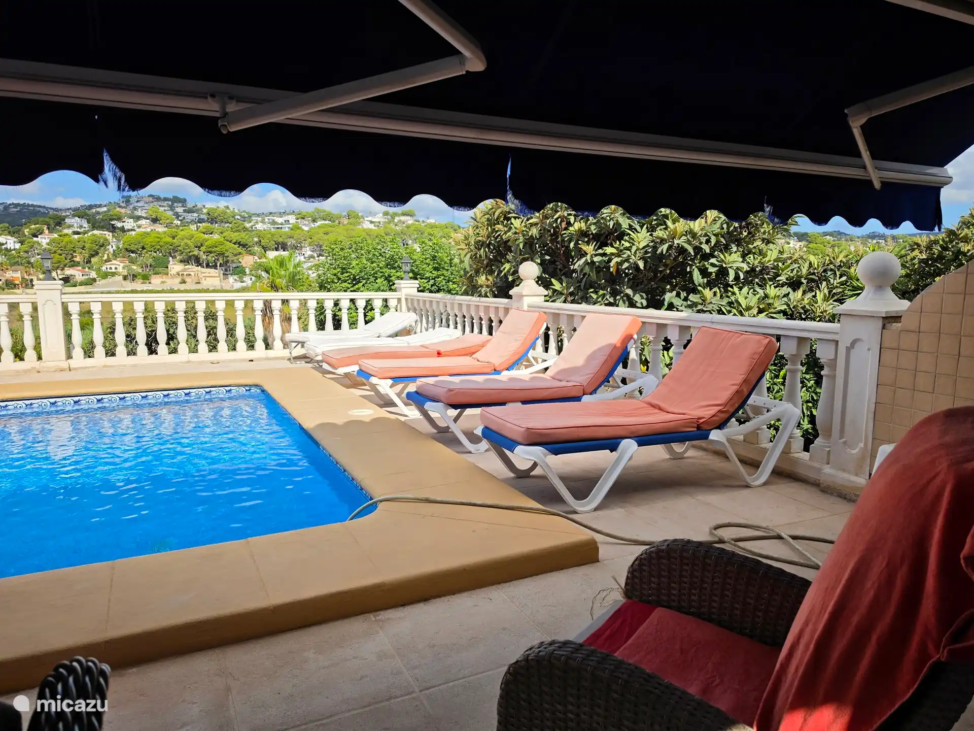Terraza de la piscina