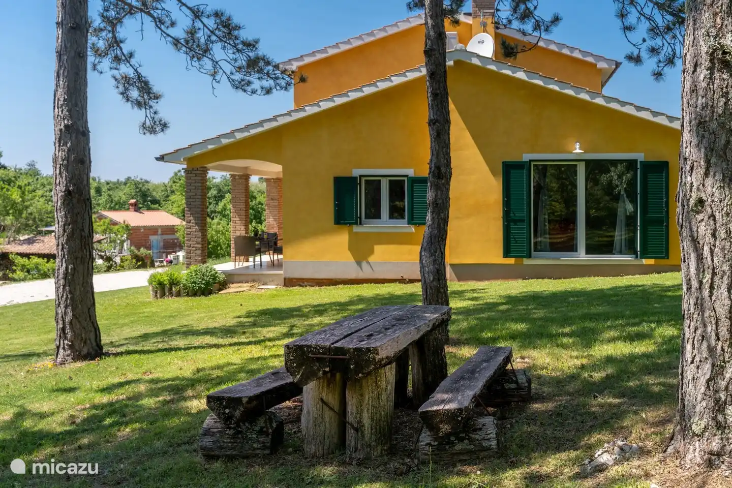 Garten + Sitzgelegenheit