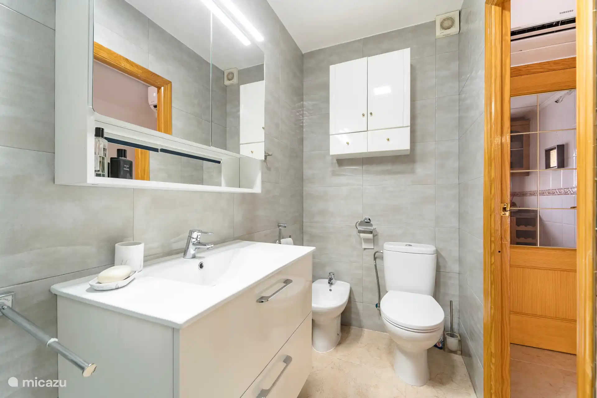 Bathroom ground floor (note: there is no bidet anymore!)