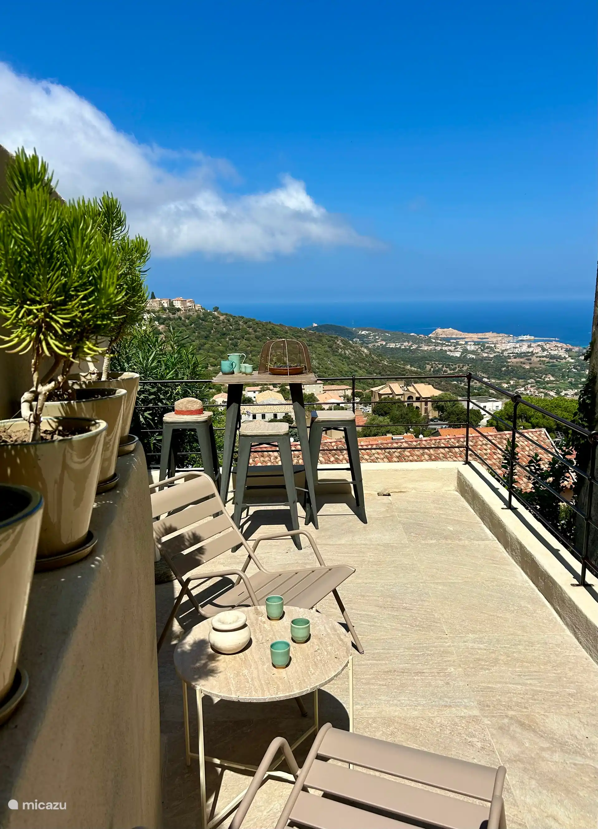 Private terrace adjoining one bedroom, with sea view