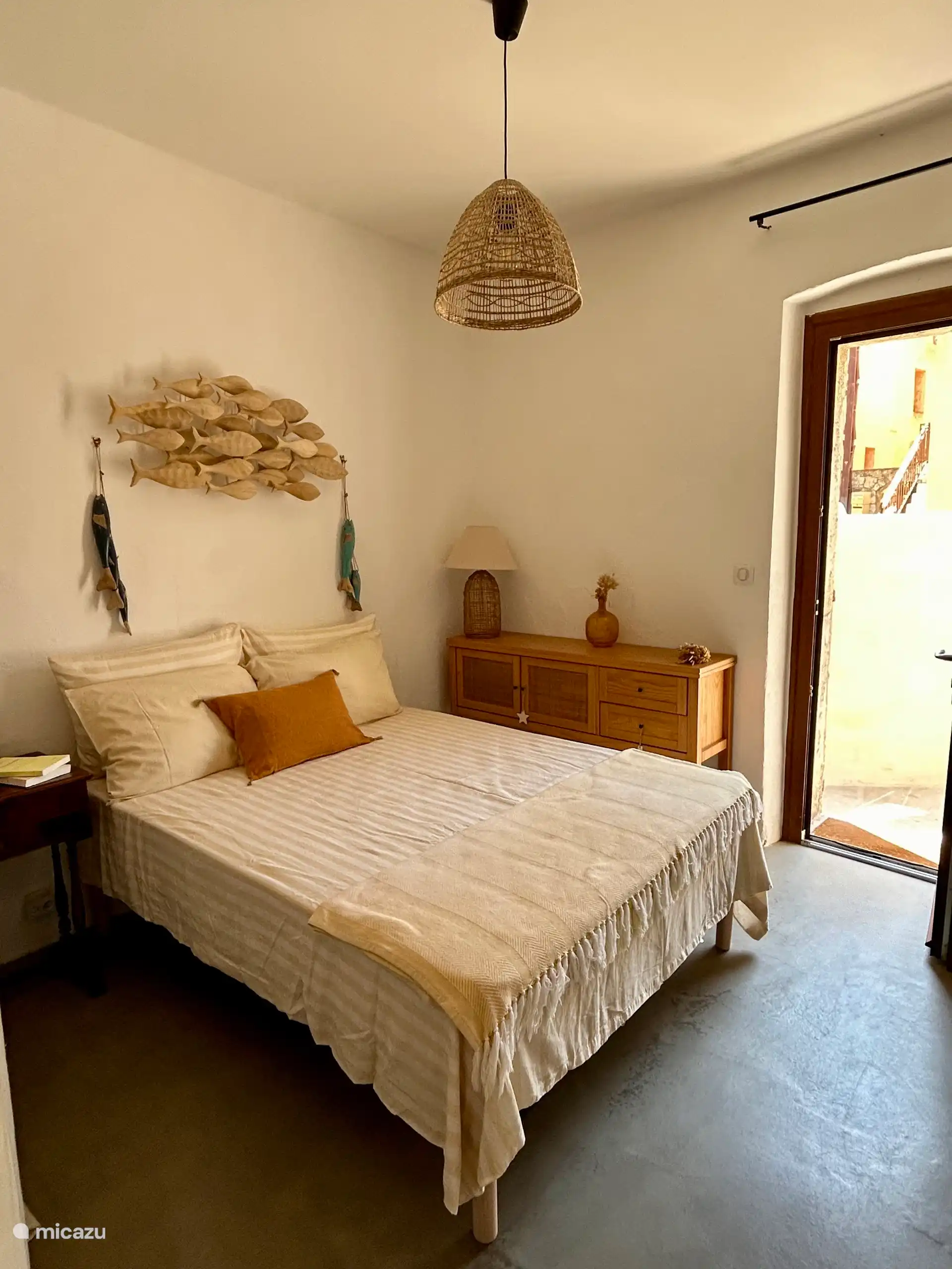 Room with private terrace, and access to the garden and pool