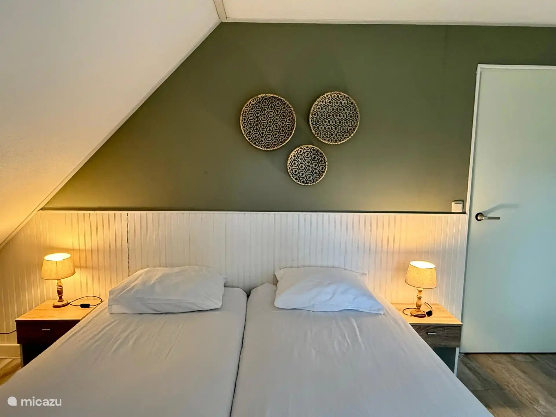 Schlafzimmer 1 von insgesamt 5 Schlafzimmern verfügen über 2 Betten pro Zimmer