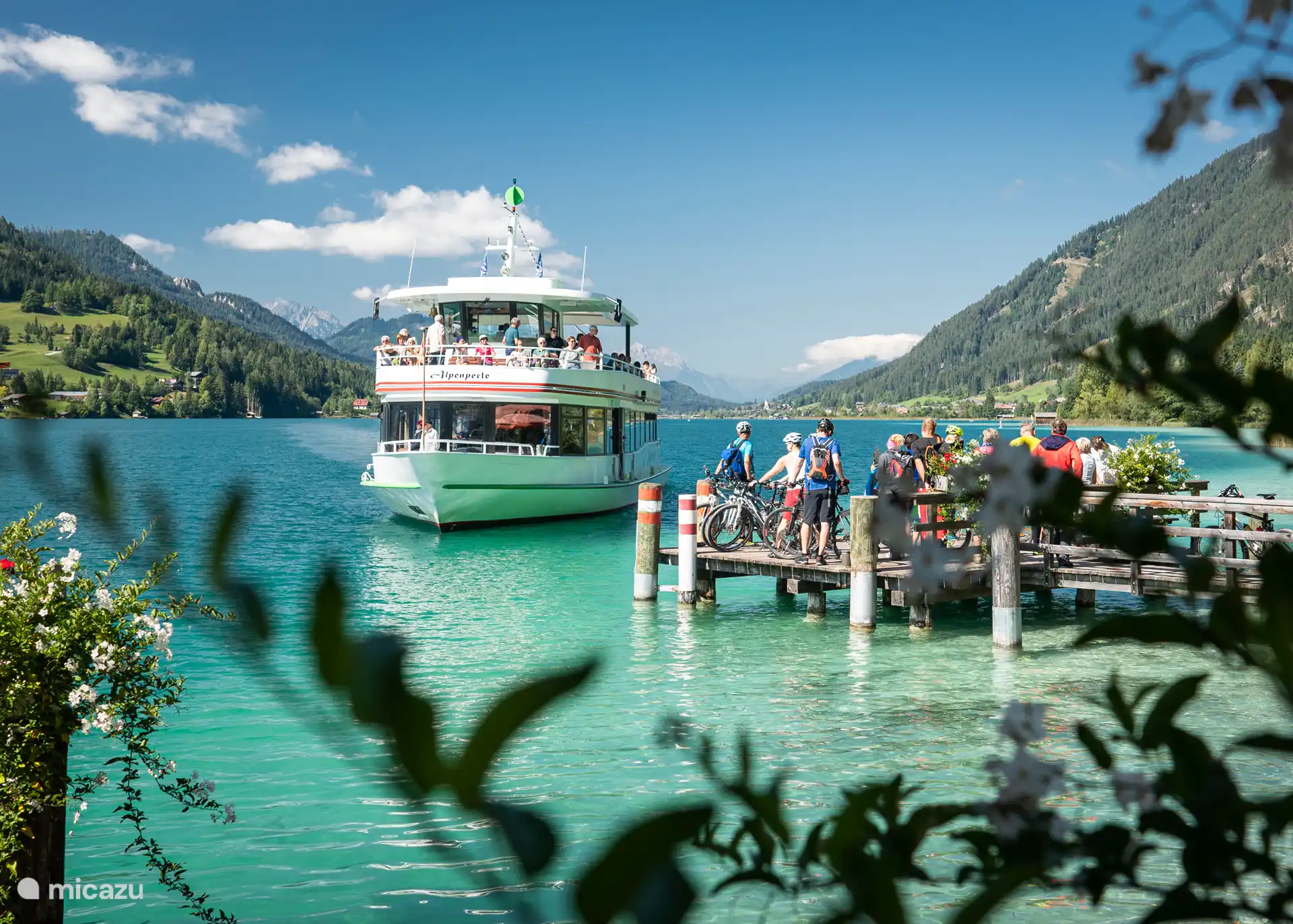 Excursion en bateau sur le lac Weisensee - naviguez vers la rive est et retour