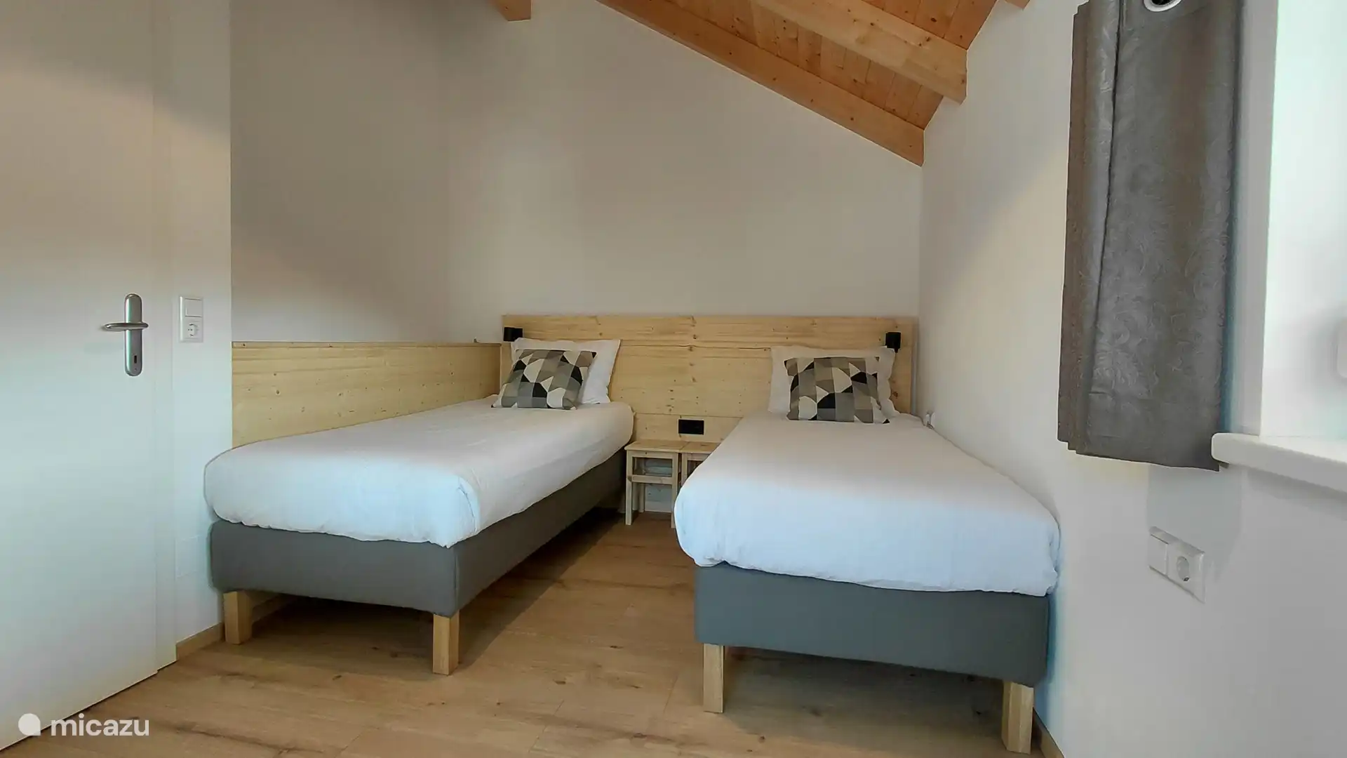 Chambre 2 avec lits confortables