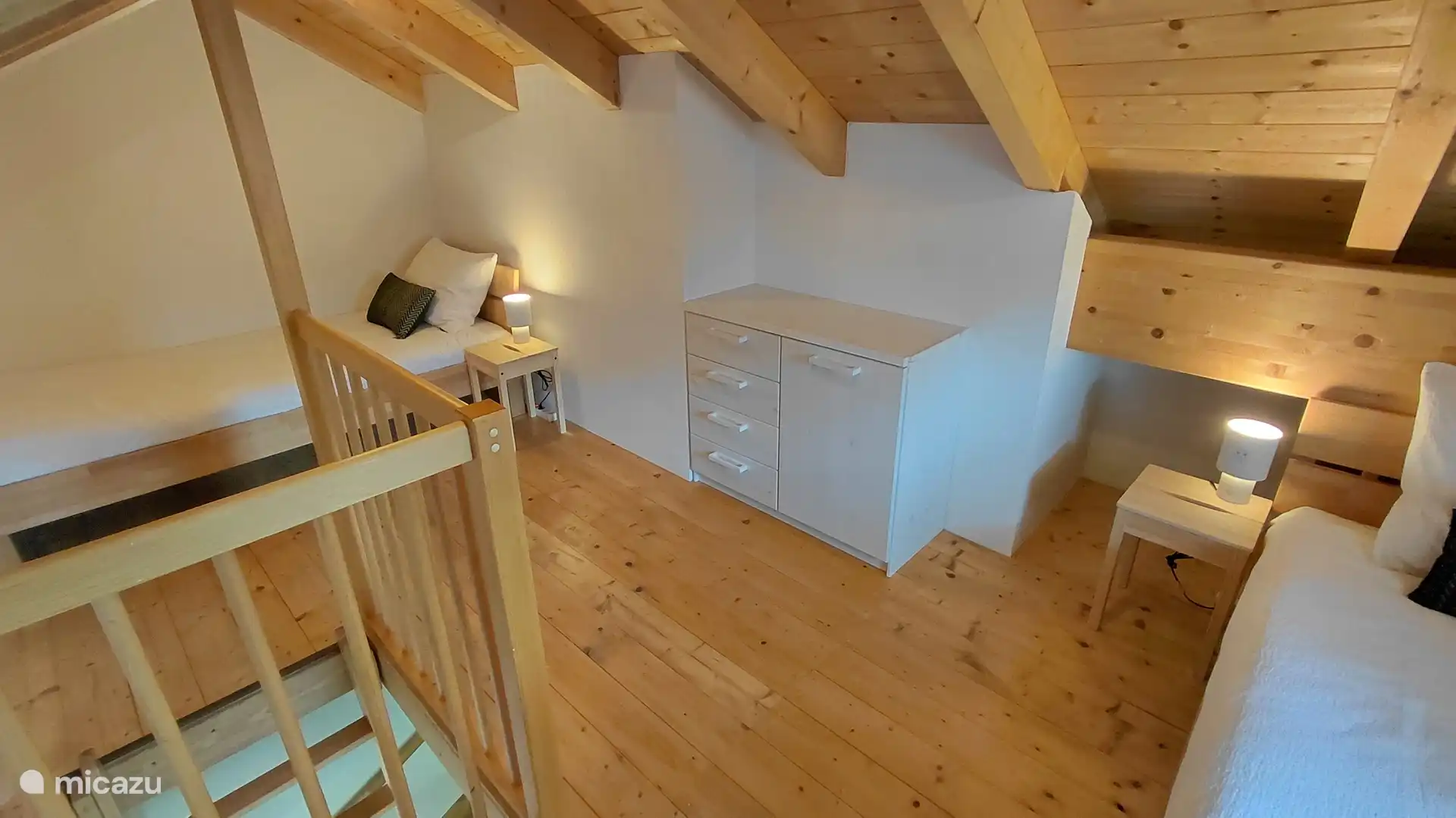 Loft avec deux lits confortables