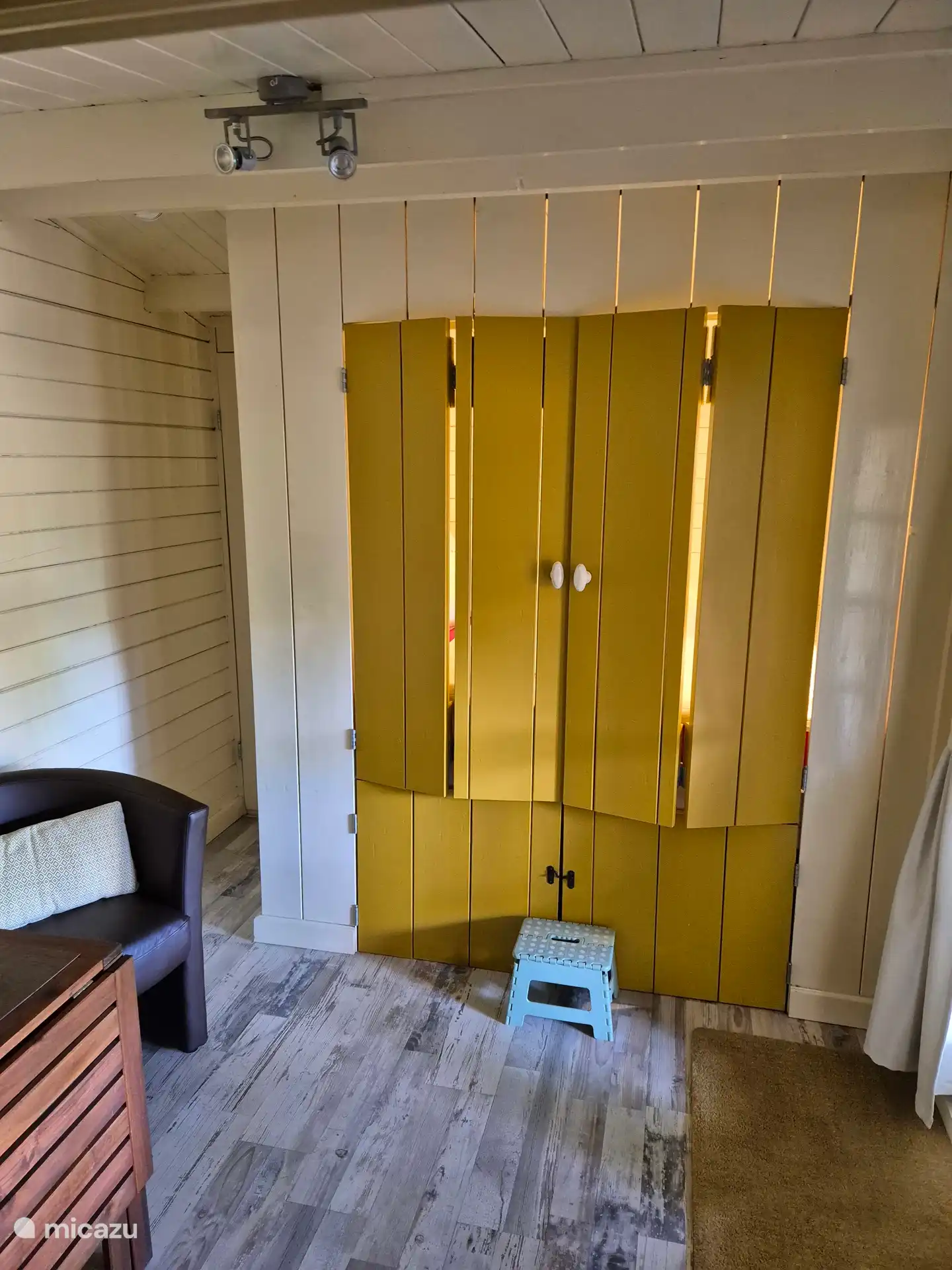 Volets fermés du lit box 