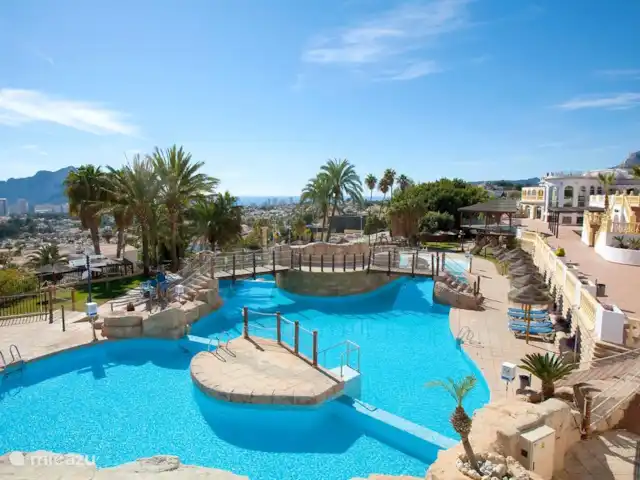 Casa Sunny Calpe huren in Spanje, Costa Blanca, Calpe - bungalow De gezellige bruggetjes over de zwembaden op het resort
