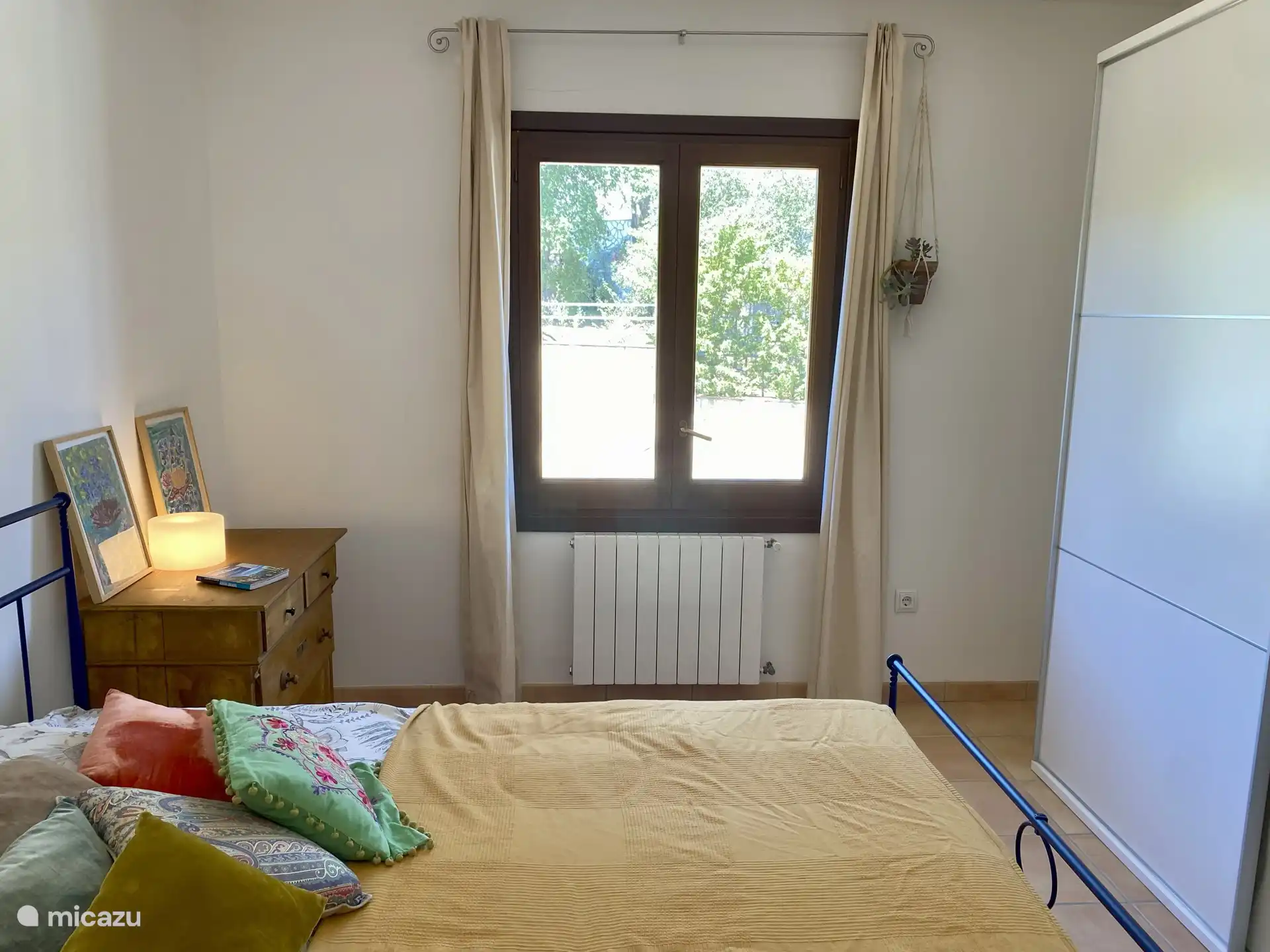 Schlafzimmer 2 mit Deckenventilator