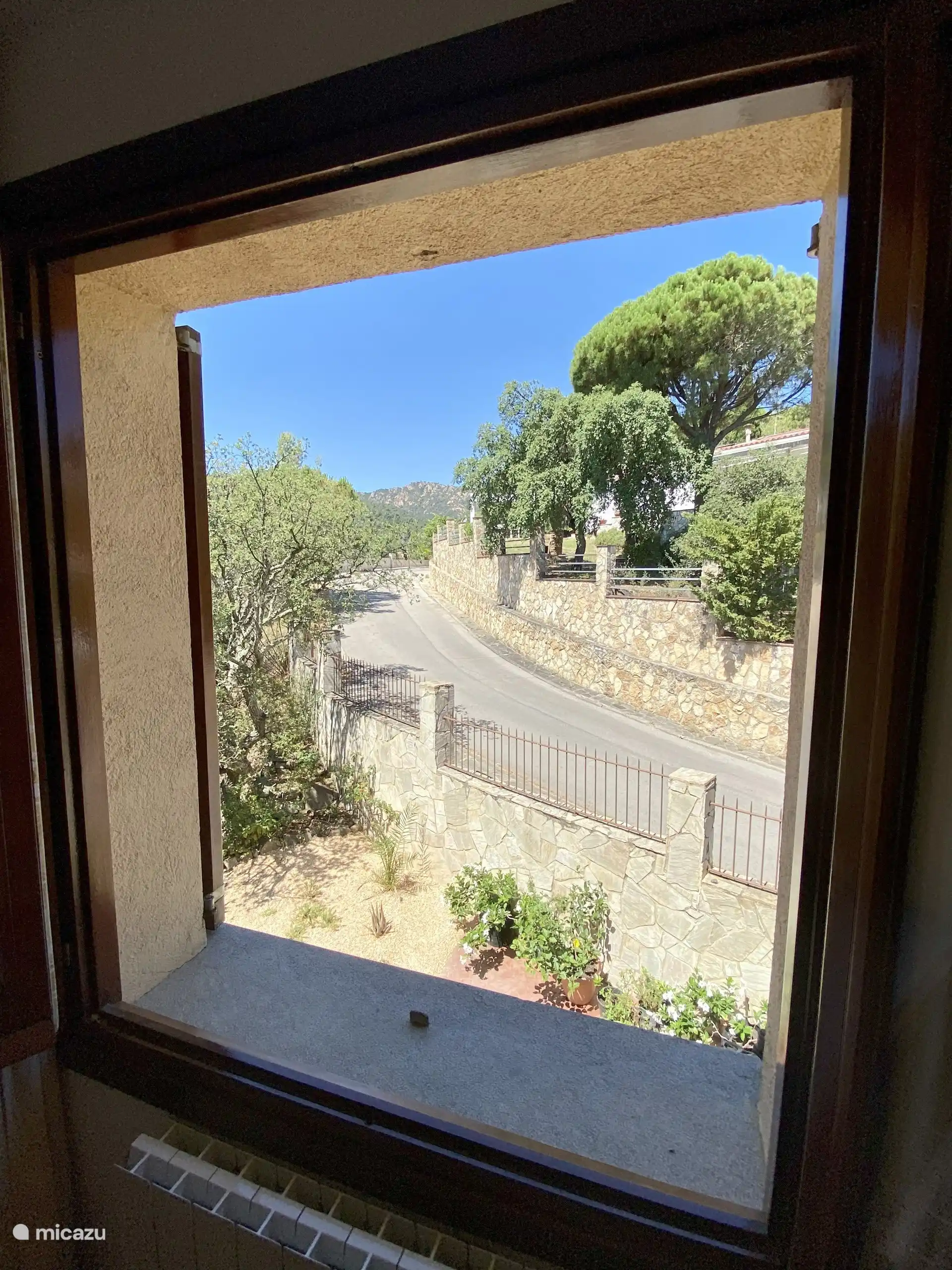 Schlafzimmer 2 mit Blick auf die Berge