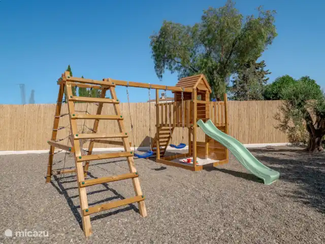 Location de Vacances Espagne, Costa del Sol, Málaga, maison de vacances - Casa Laflornb Aire de jeux, avec balançoires, cadre d’escalade, bac à sable