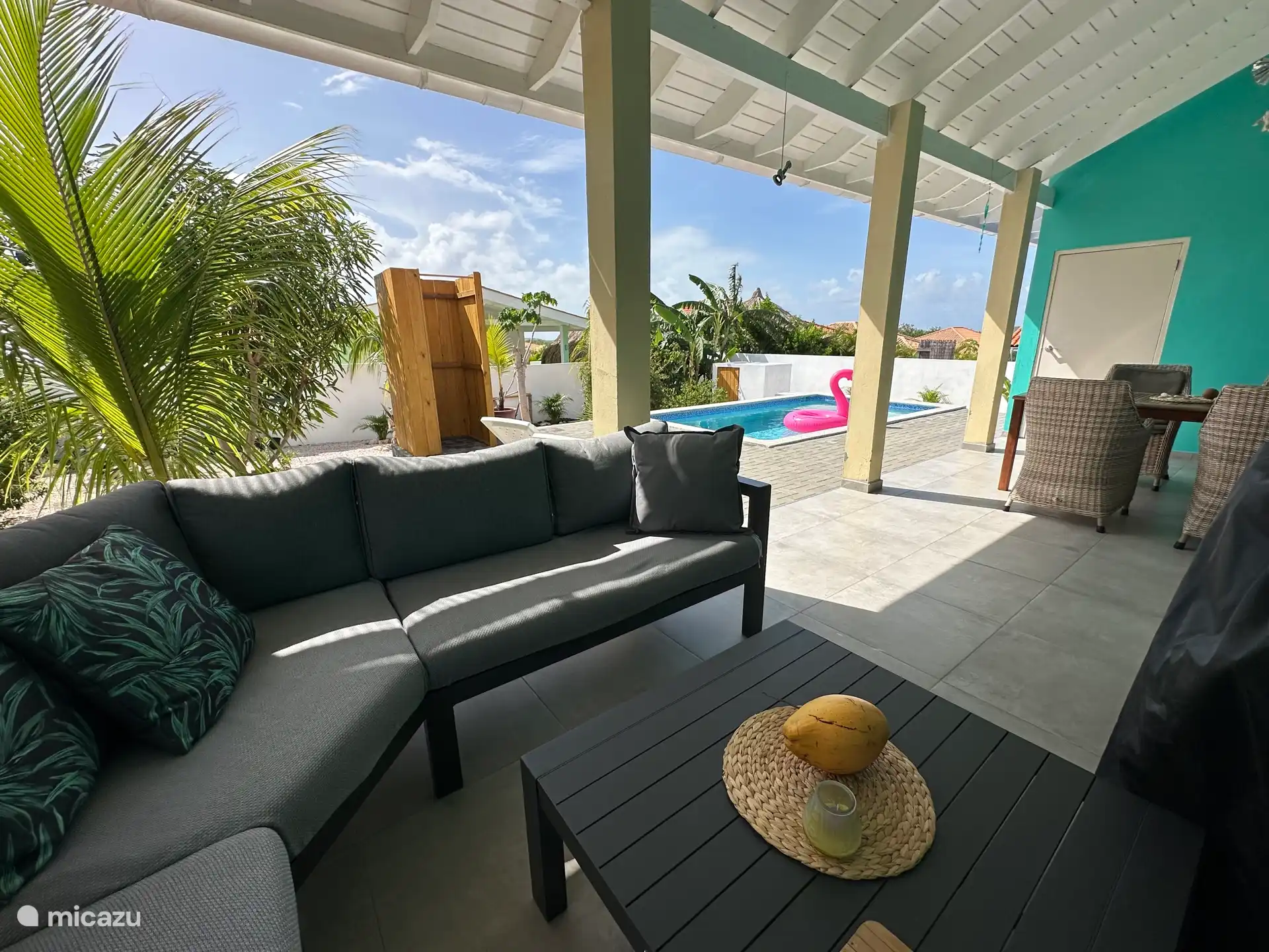 Terras met lounge en gasgrill