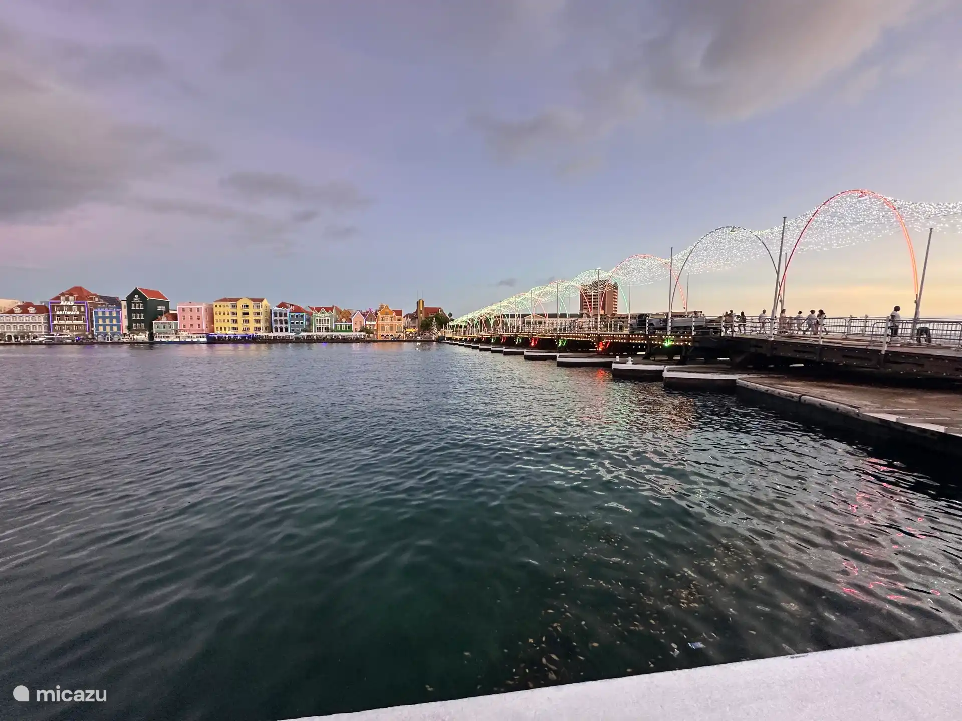 Willemstad (Punda) met de Queen Emma Bridge 