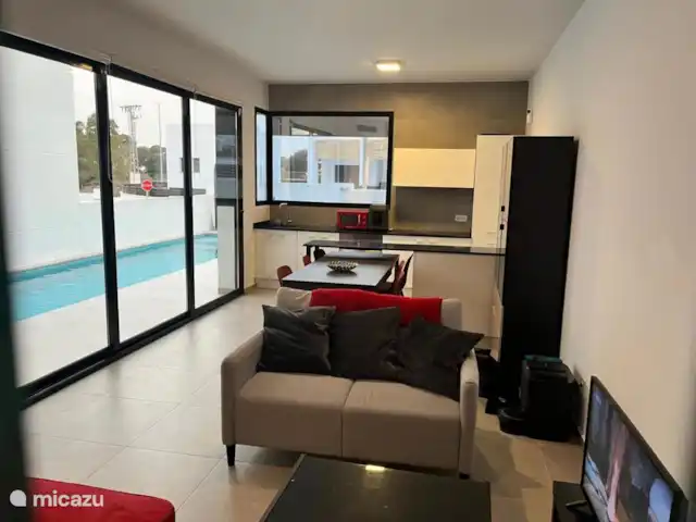 Location de Vacances Espagne, Costa Blanca, La Marina, villa - Casa Lemra avec piscine privée Salon spacieux avec cuisine bien équipée