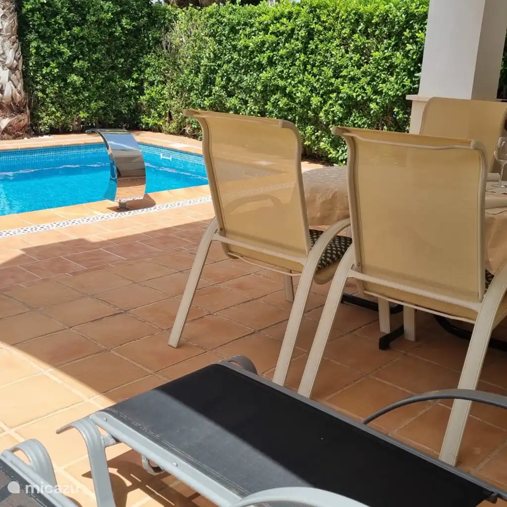 Villa met zwembad aan de fairway