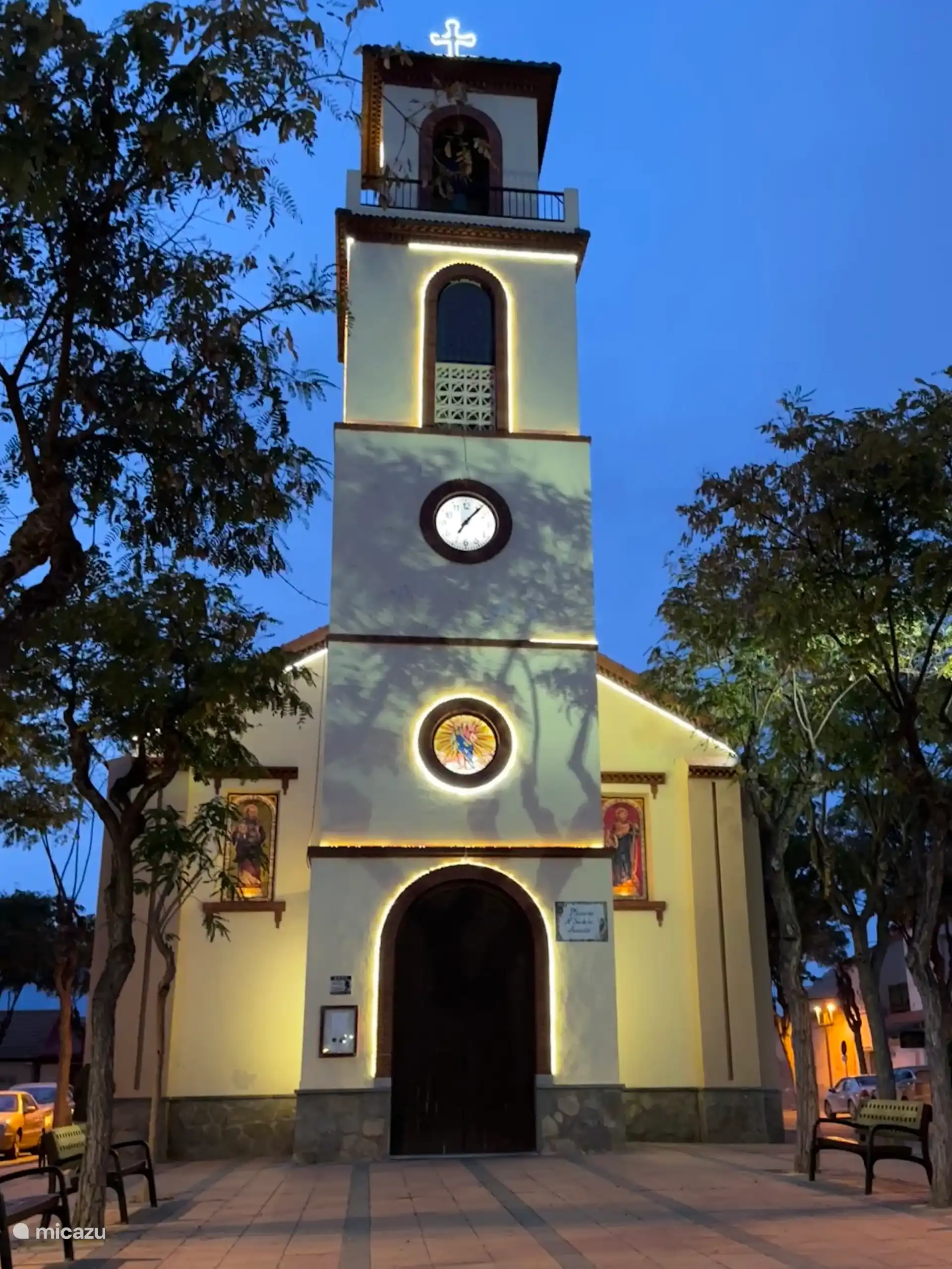 Church in the center of Los Alcázares 