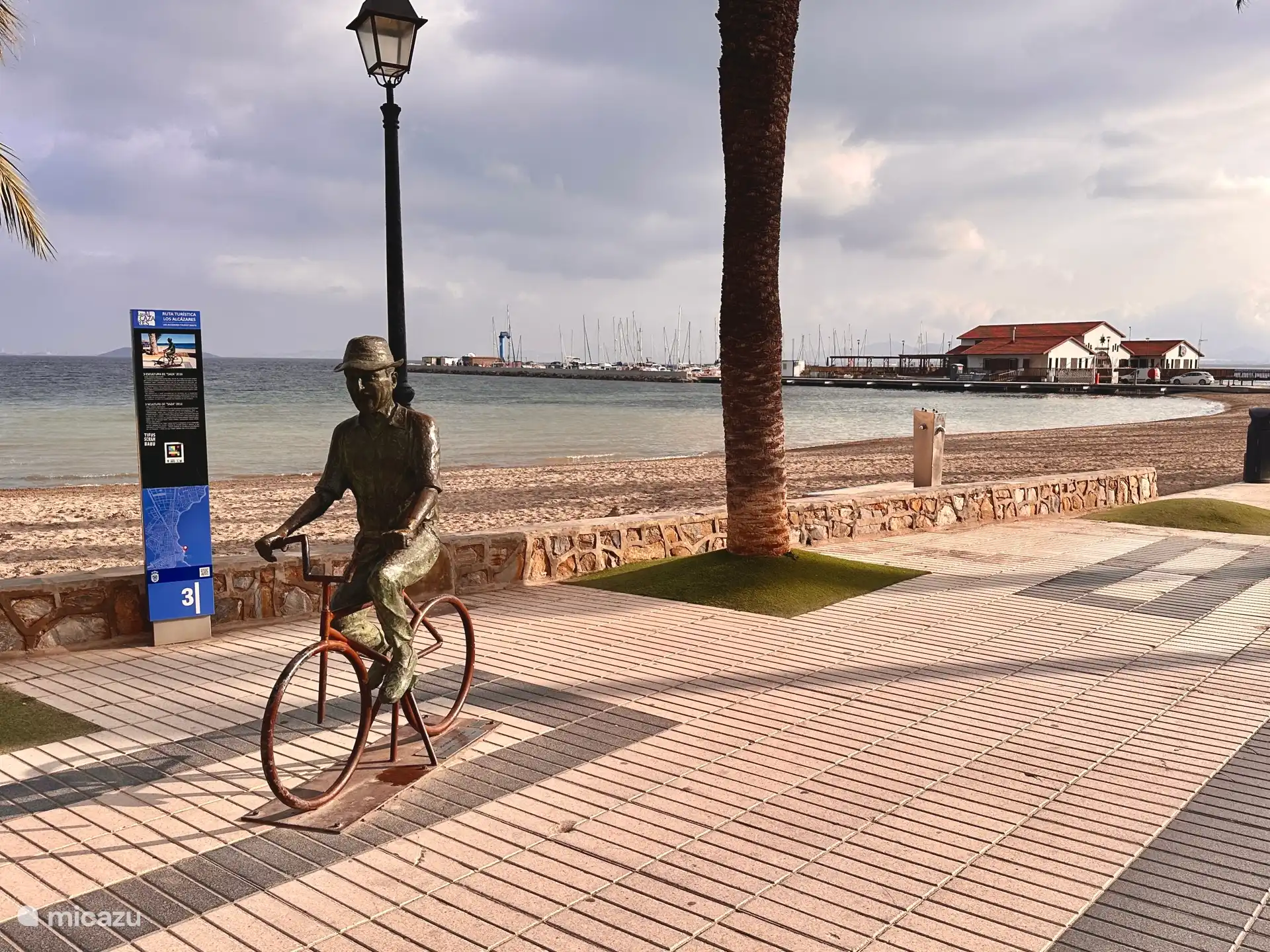 Cycle route along the coastline 
And 5 km of promenade