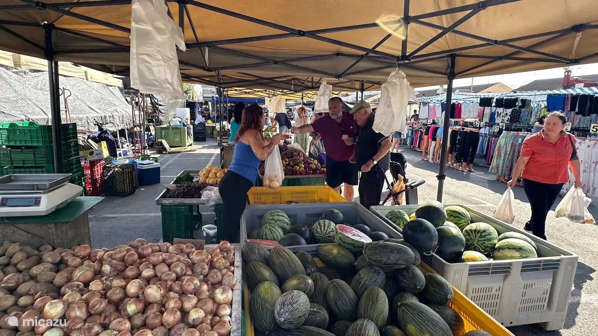 Mercadillo de la zona