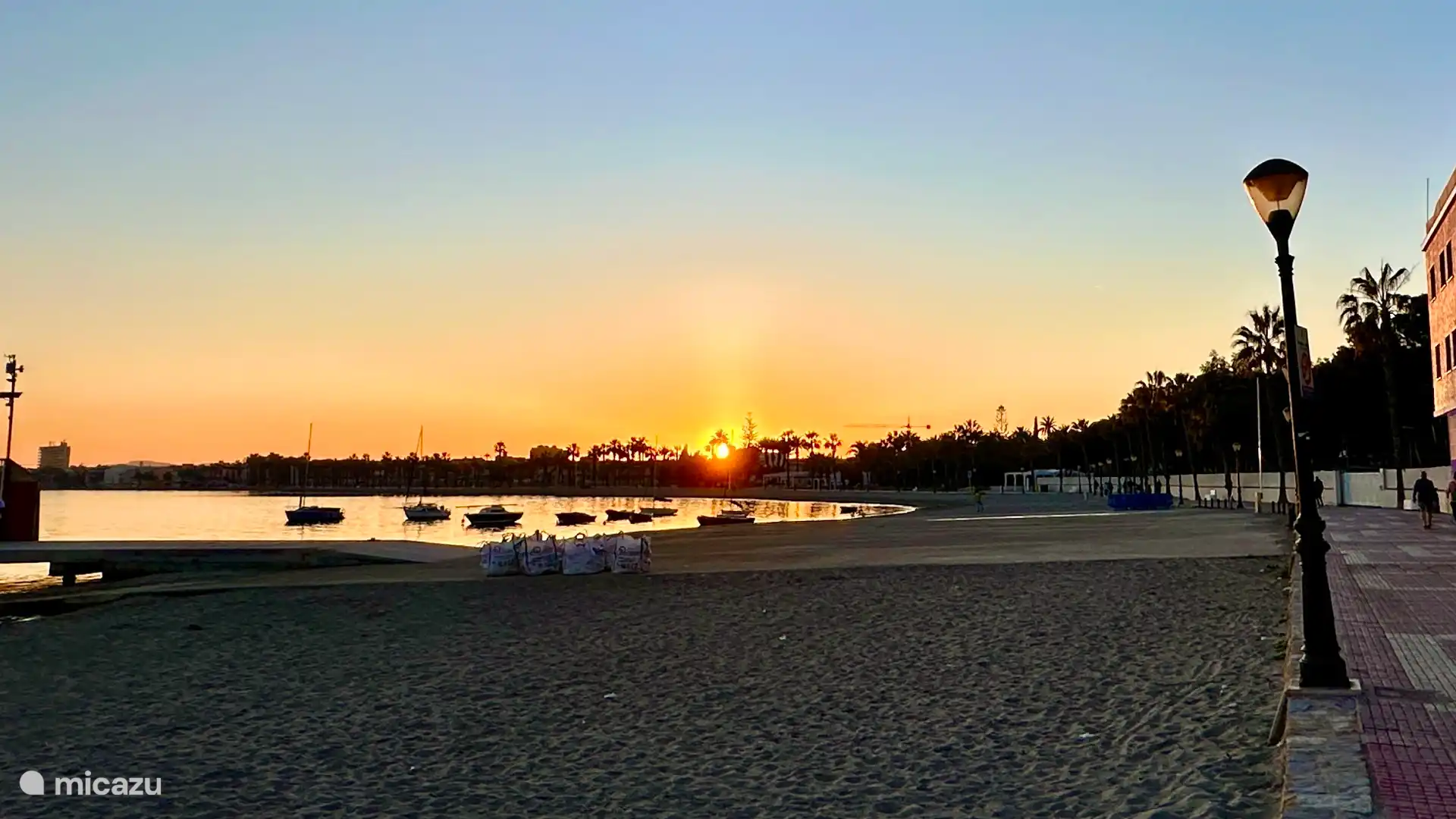 Hermosa puesta de sol 