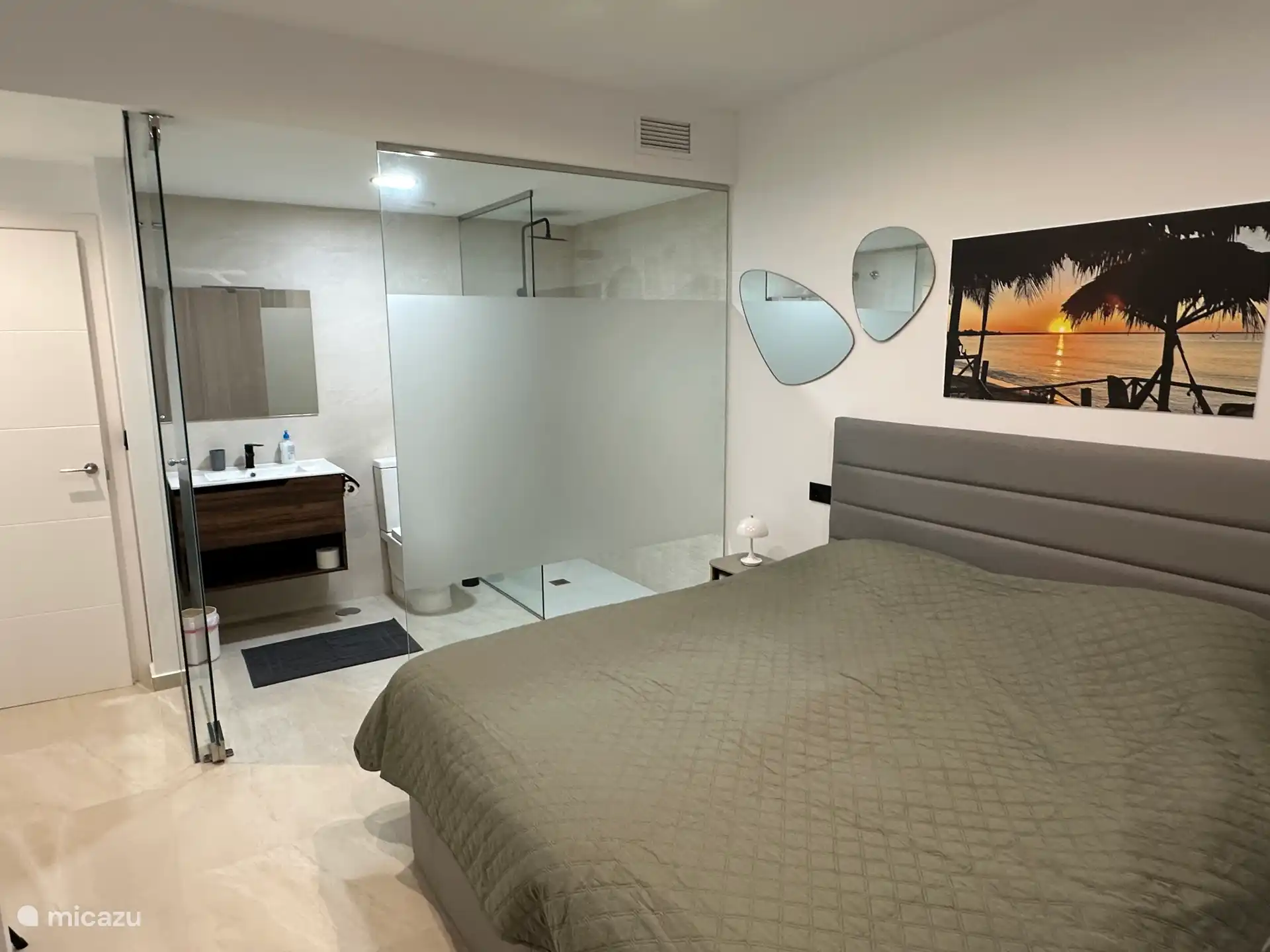 Dormitorio-1 y 
Baño-1 (en suite)