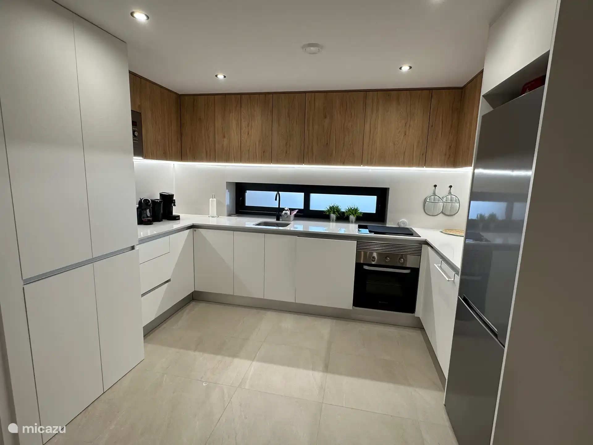 Amplia cocina totalmente equipada 