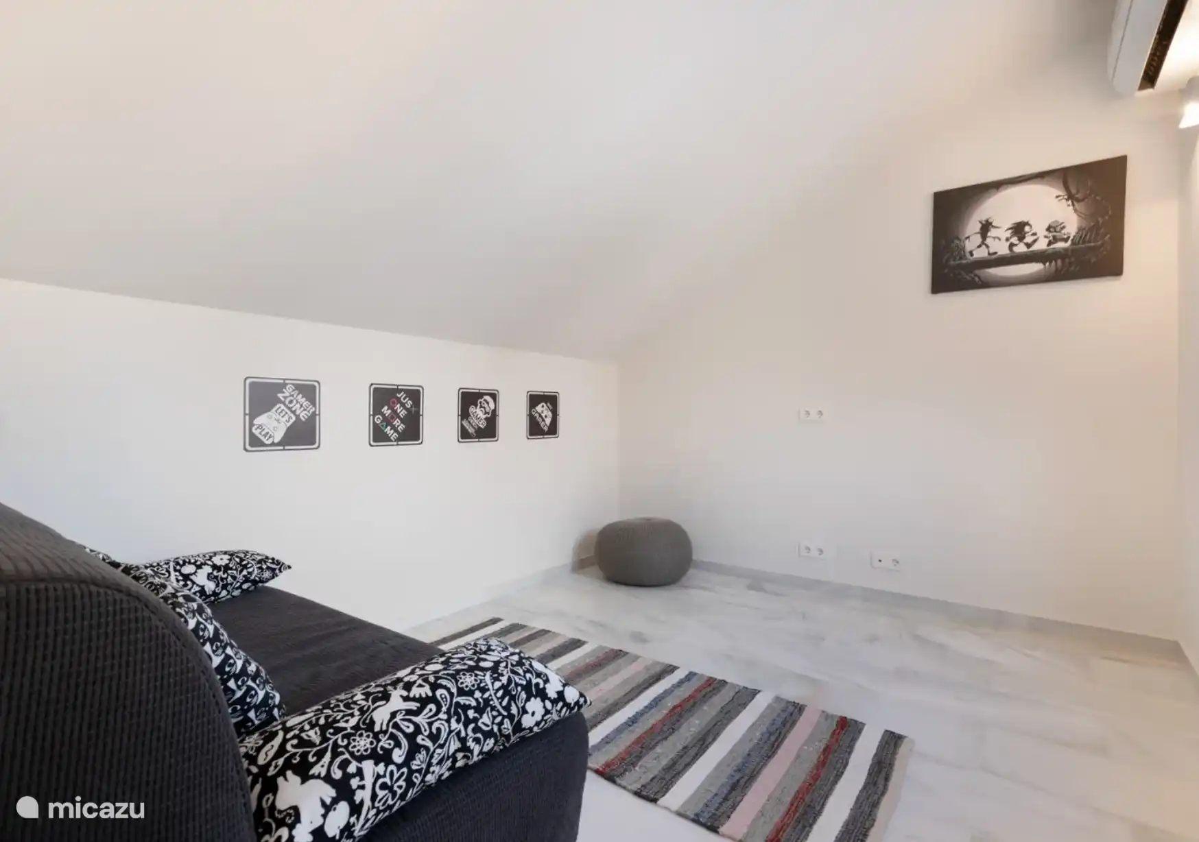 Wird eines Tages ein Spielzimmer werden, jetzt bei Bedarf ein zusätzliches Schlafzimmer mit Schlafsofa von 140x200cm.