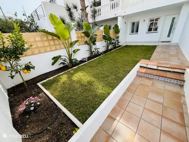 Luxe groot huis, Guadalmar Malaga huren in Spanje, Costa del Sol, Málaga - villa recentelijk vernieuwde voortuin