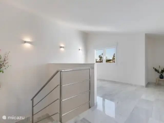 Luxe groot huis, Guadalmar Malaga huren in Spanje, Costa del Sol, Málaga - villa 2e verdieping met een prachtig uitzicht