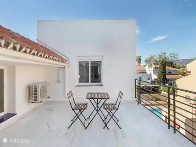 Luxe groot huis, Guadalmar Malaga huren in Spanje, Costa del Sol, Málaga - villa terras 2e verdieping gekoppeld aan slaapkamer