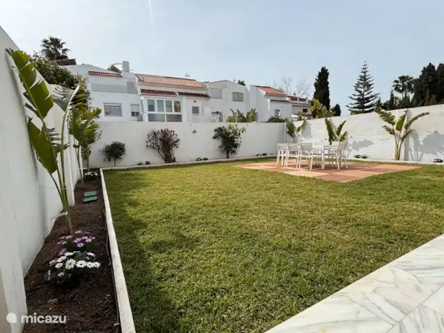 Luxe groot huis, Guadalmar Malaga huren in Spanje, Costa del Sol, Málaga - villa achtertuin