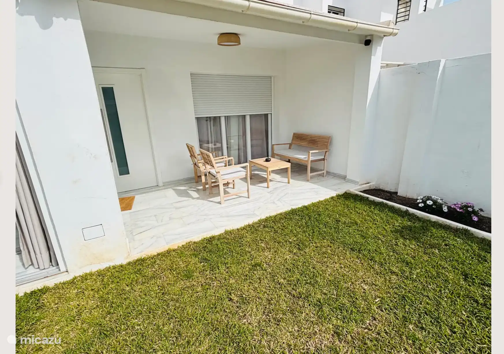 Terrasse und Sitzecke Hinterhof