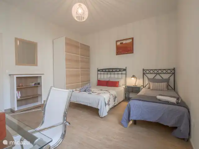 Casa Los Gallos  | Espagne, Costa Blanca, Altea - appartement Casa Los Gallos - Deuxième chambre avec lit français et lit simple.