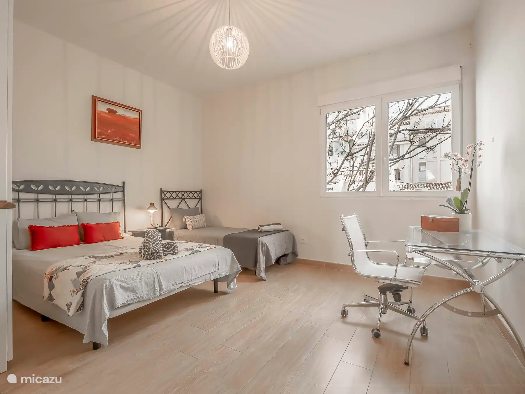 Casa Los Gallos - Deuxième chambre avec lit français et lit simple. 