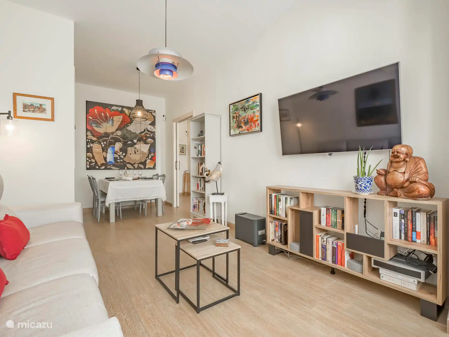 Casa Los Gallos - Salon avec table à manger pour 4 personnes. 