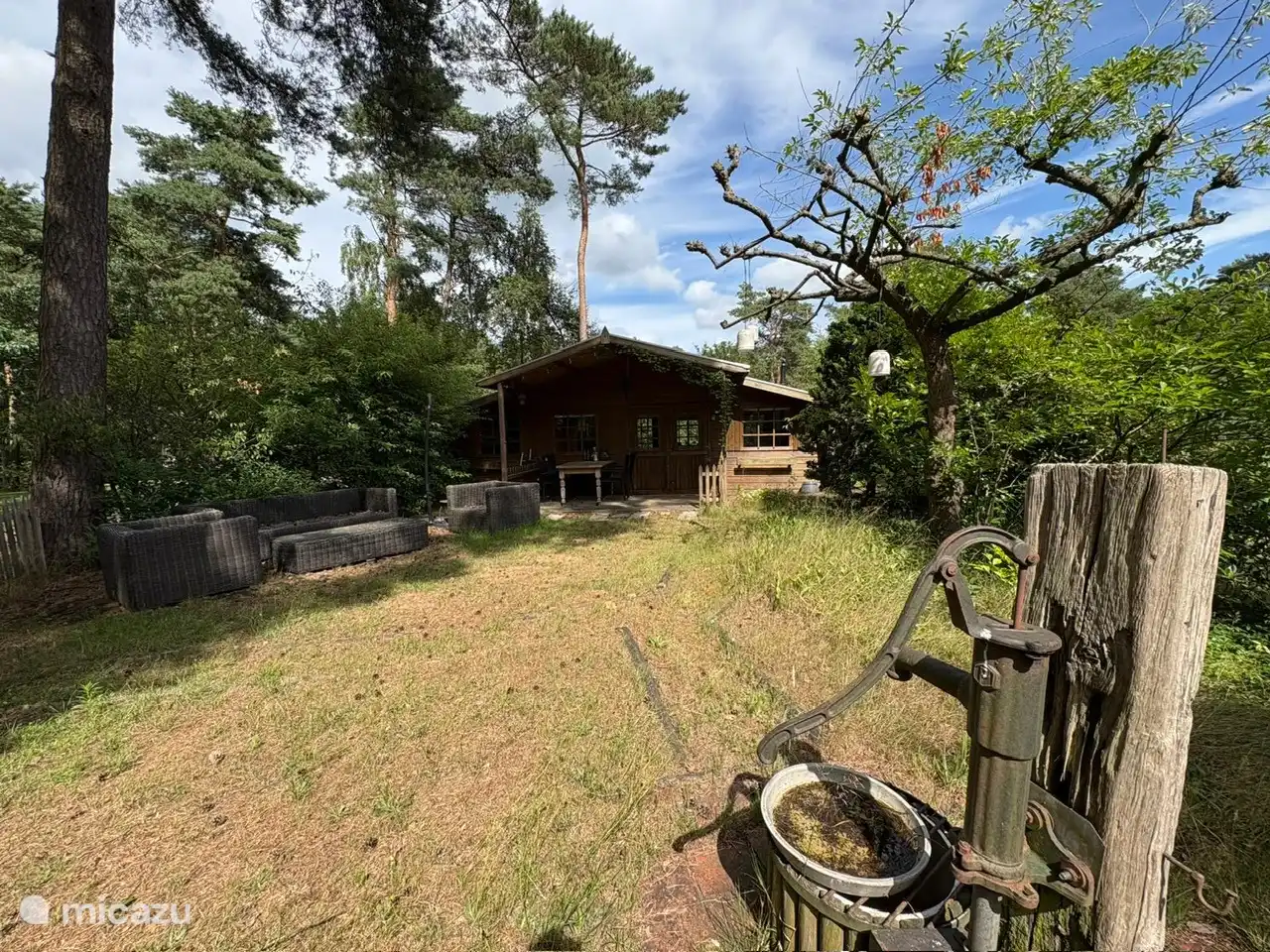 Garten mit Lounge-Set