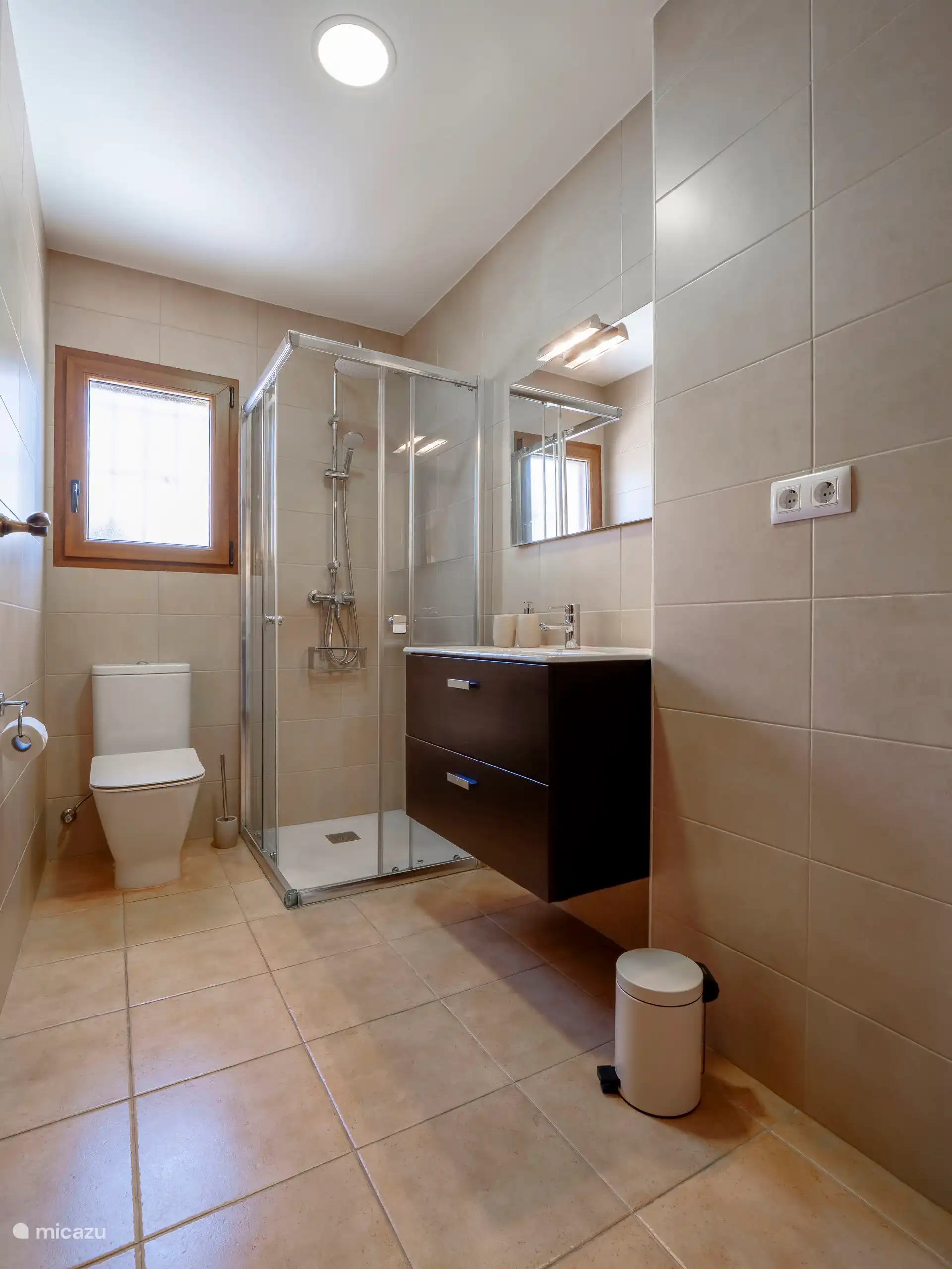 Extra bathroom in the main residence, convenient and comfortable.