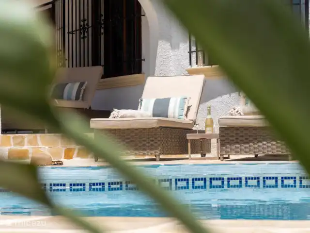 Location de Vacances Espagne, Costa Blanca, Moraira-Teulada, villa - Villa Sol y Más Moraira Un bon verre au bord de la piscine...