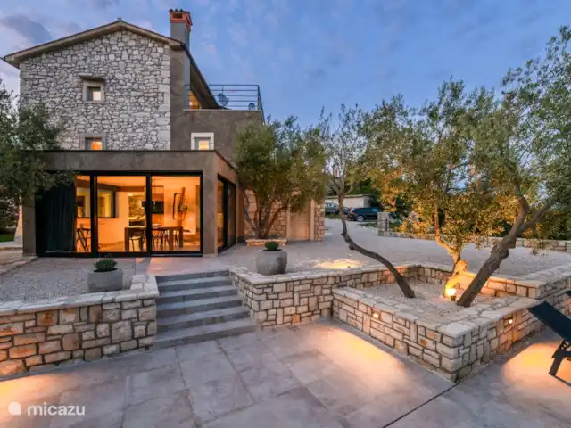 Casa Anónima en Croacia, Istria, Labin - villa La villa