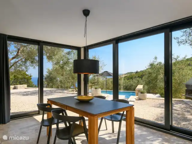 Casa Anónima en Croacia, Istria, Labin - villa Mesa de comedor